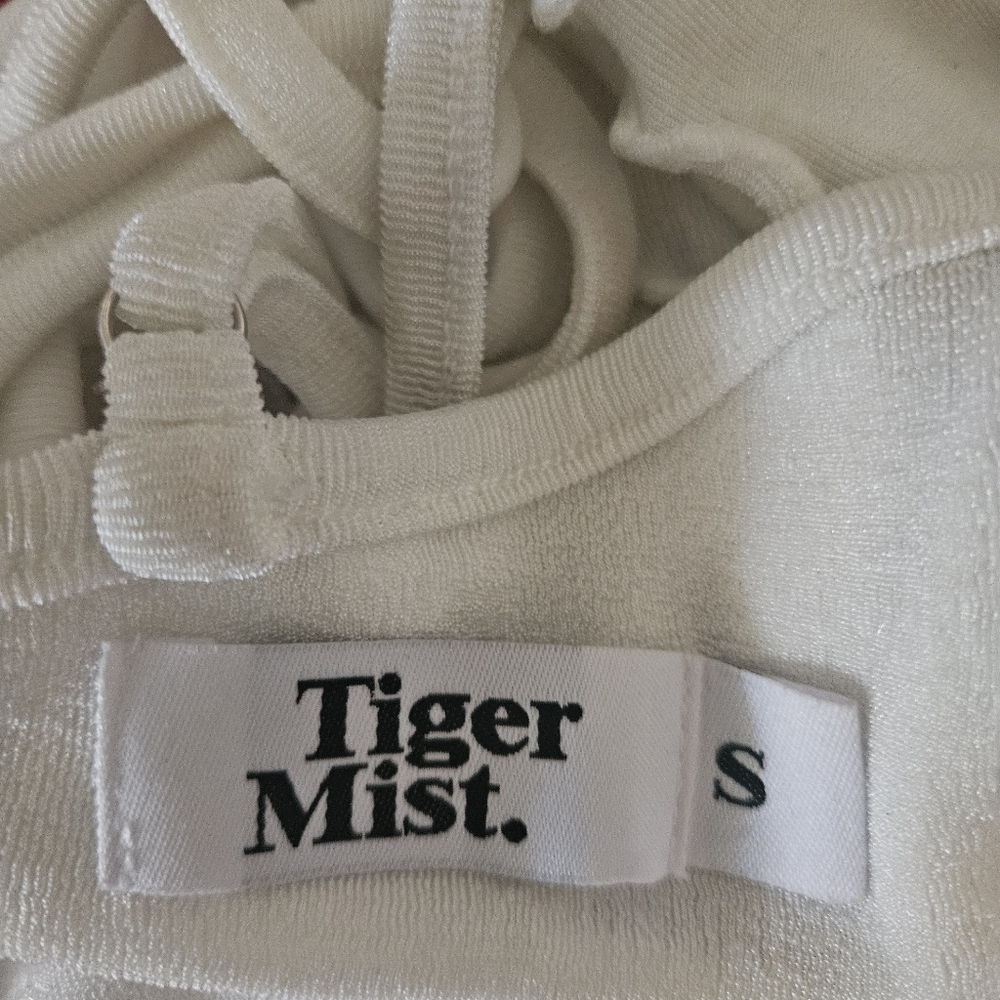 Tigermist White Ruffle Cutout Top Size Small - Picture 4 of 4